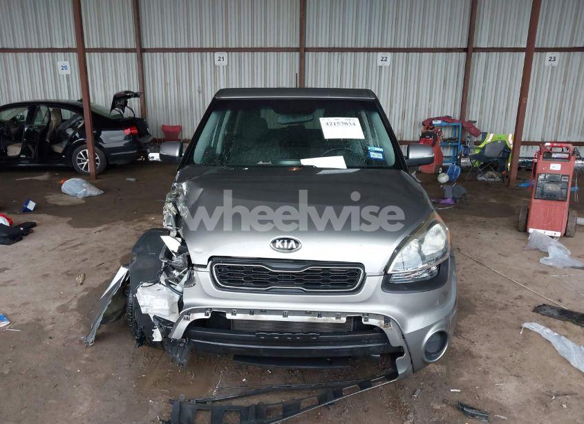 Photo 11 of 2013 Kia Soul + (VIN KNDJT2A60D7639373)