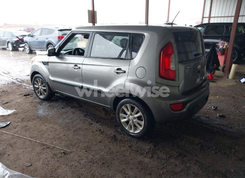 Photo 3 of 2013 Kia Soul + (VIN KNDJT2A60D7639373)