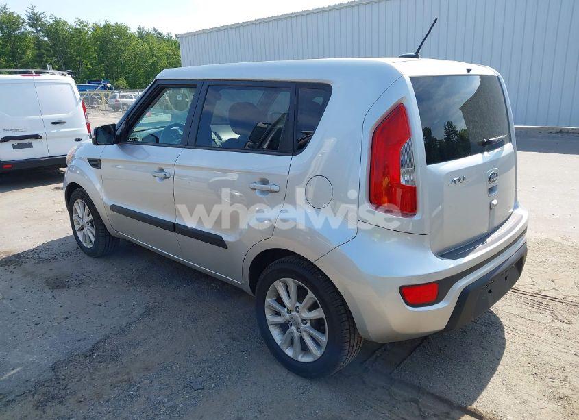 Photo 3 of 2012 Kia Soul + (VIN KNDJT2A61C7365664)