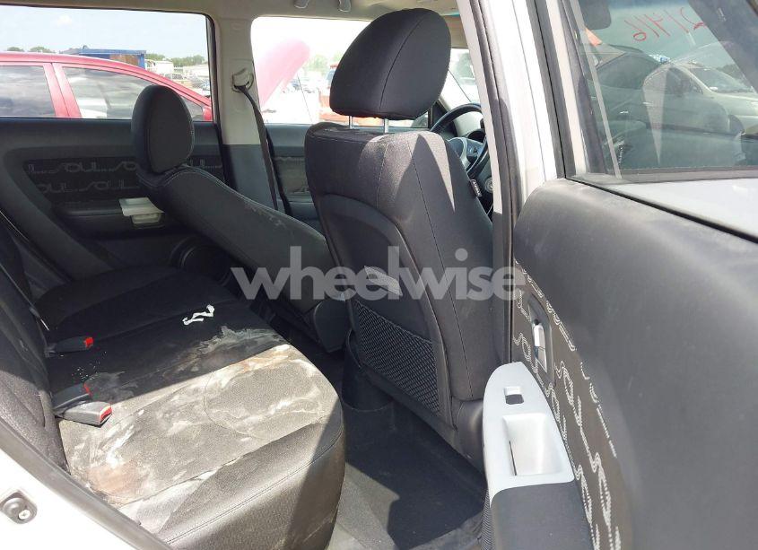 Photo 8 of 2012 Kia Soul + (VIN KNDJT2A61C7375398)