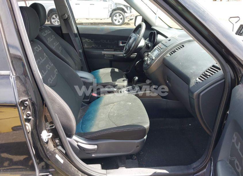 Photo 5 of 2012 Kia Soul + (VIN KNDJT2A61C7746740)