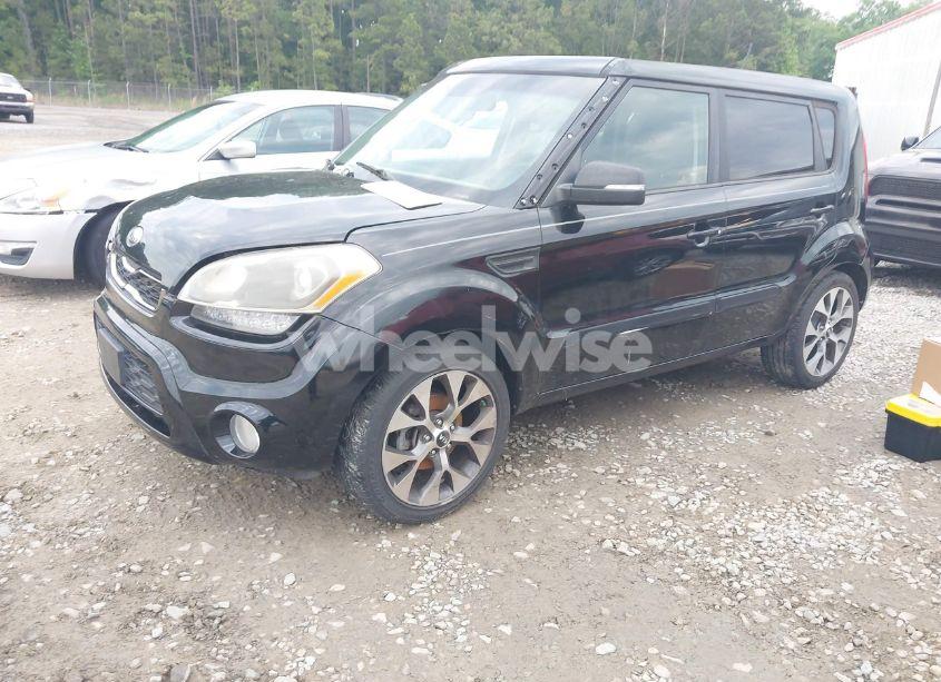 Photo 2 of 2013 Kia Soul ! (VIN KNDJT2A61D7501793)
