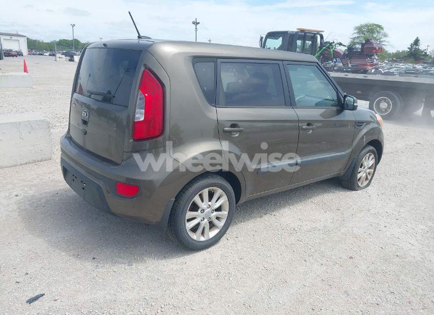 Photo 4 of 2013 Kia Soul + (VIN KNDJT2A61D7519517)