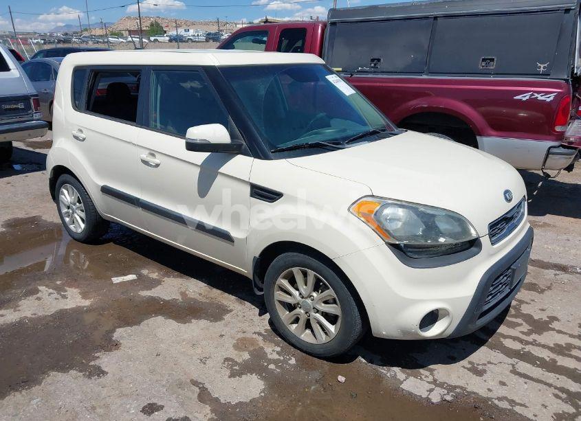 2013 Kia Soul + (VIN KNDJT2A61D7559550) main photo
