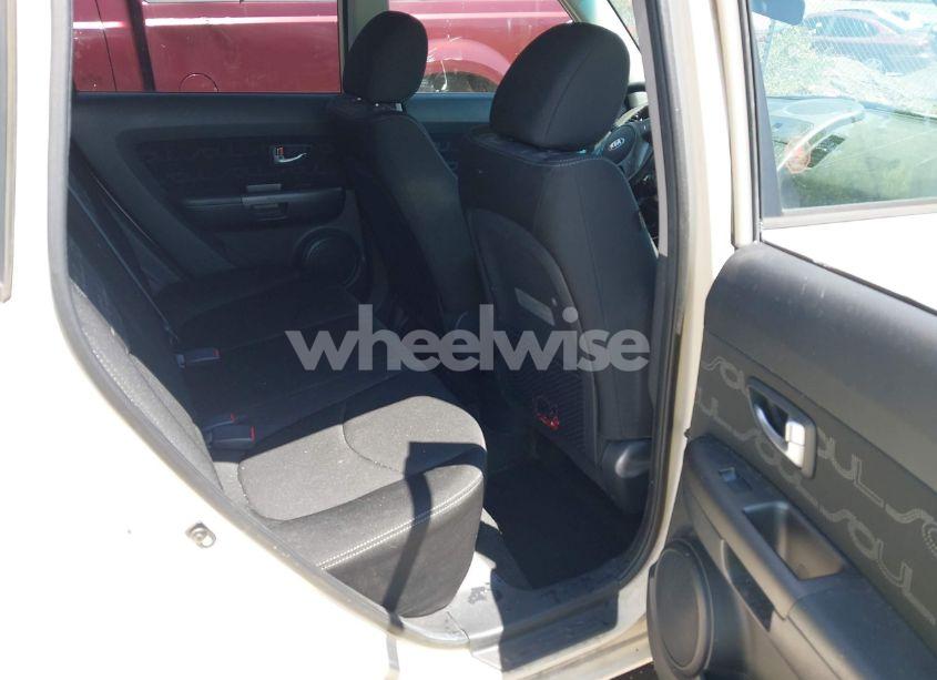 Photo 8 of 2013 Kia Soul + (VIN KNDJT2A61D7559550)