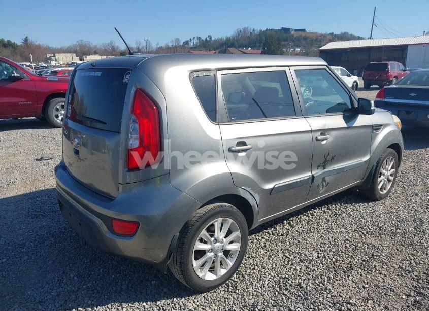 Photo 4 of 2013 Kia Soul + (VIN KNDJT2A61D7578521)