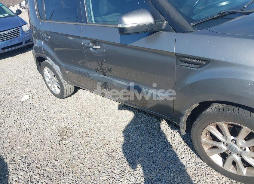 Photo 6 of 2013 Kia Soul + (VIN KNDJT2A61D7578521)