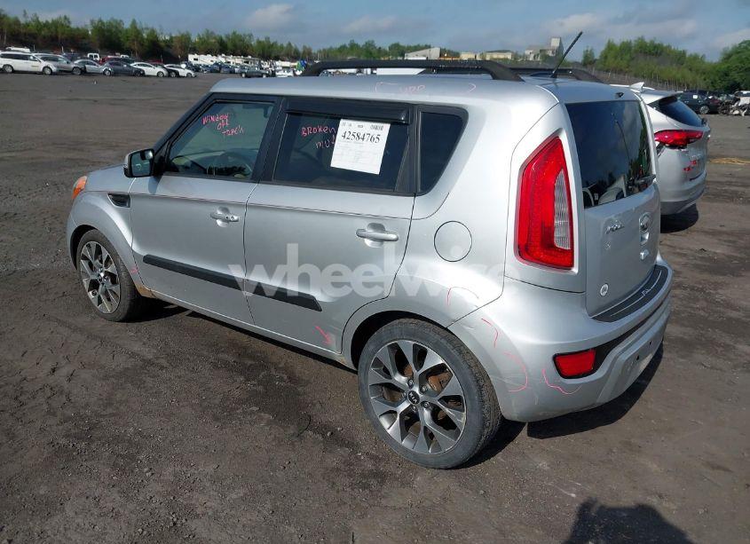 Photo 3 of 2013 Kia Soul ! (VIN KNDJT2A61D7588627)