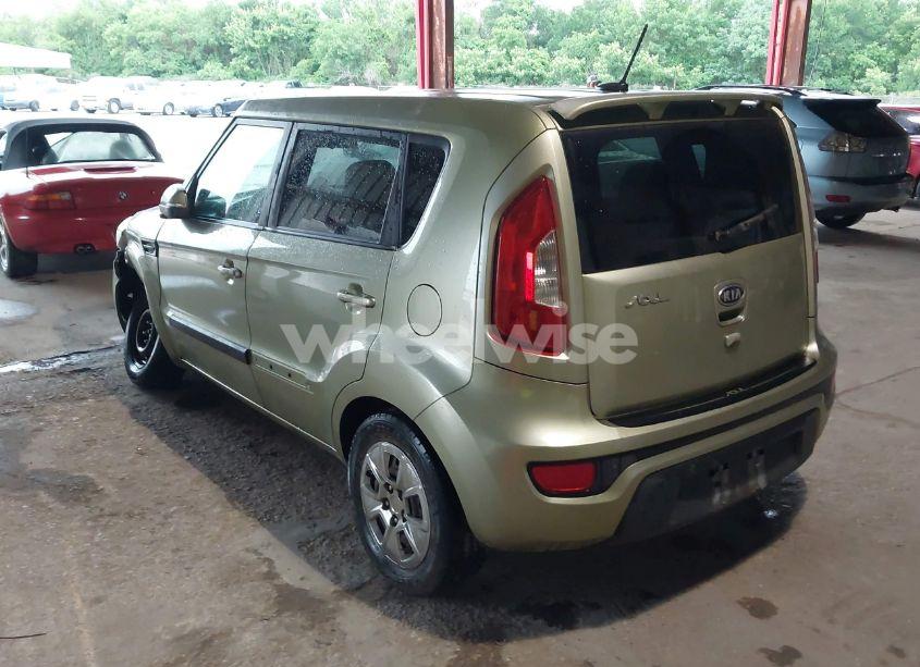 Photo 3 of 2012 Kia Soul + (VIN KNDJT2A62C7360702)