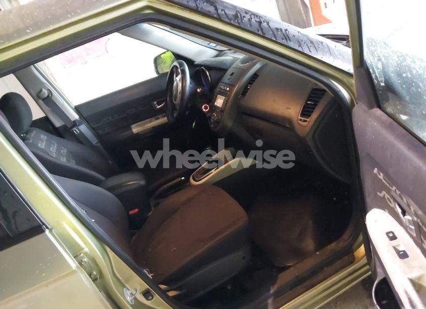 Photo 5 of 2012 Kia Soul + (VIN KNDJT2A62C7360702)