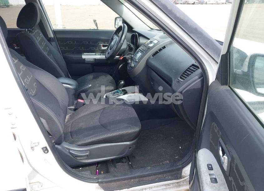 Photo 5 of 2012 Kia Soul + (VIN KNDJT2A62C7368475)