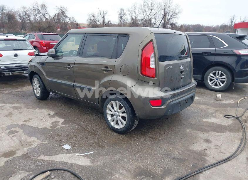Photo 3 of 2012 Kia Soul + (VIN KNDJT2A62C7371893)