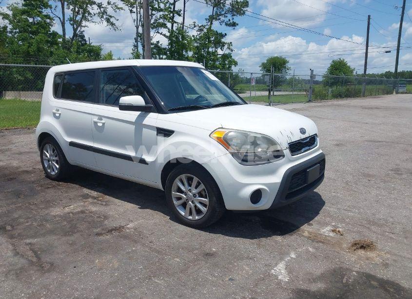 2012 Kia Soul + (VIN KNDJT2A62C7445779) main photo