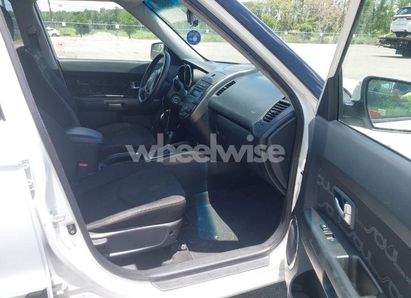 Photo 5 of 2012 Kia Soul + (VIN KNDJT2A62C7445779)