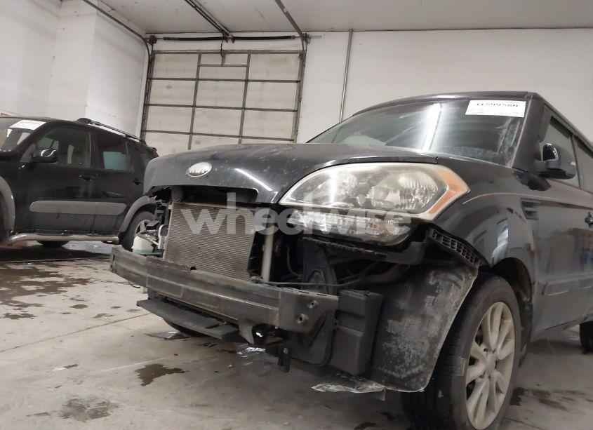 Photo 6 of 2013 Kia Soul + (VIN KNDJT2A62D7533040)