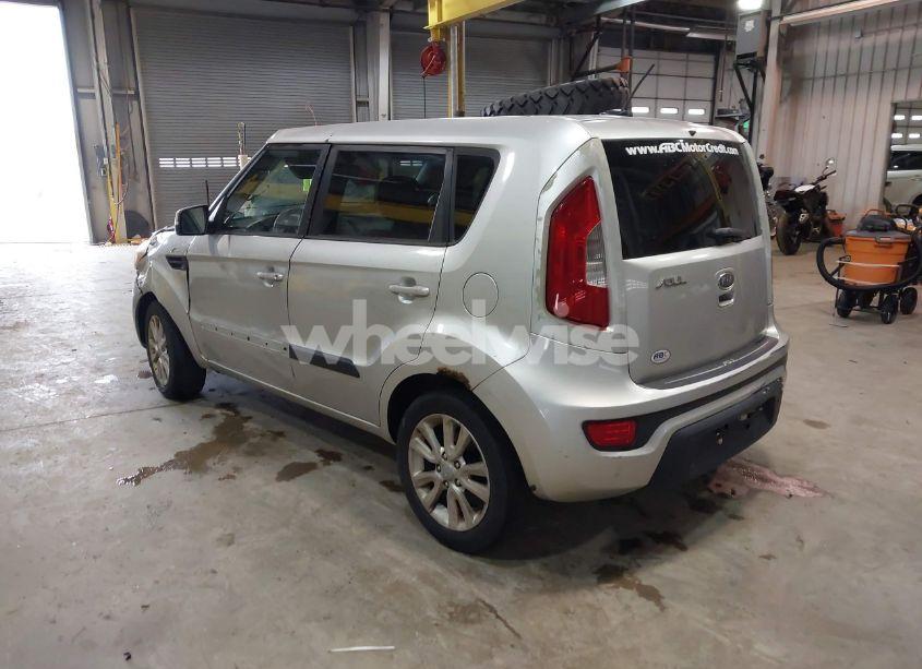 Photo 3 of 2012 Kia Soul + (VIN KNDJT2A63C7474823)