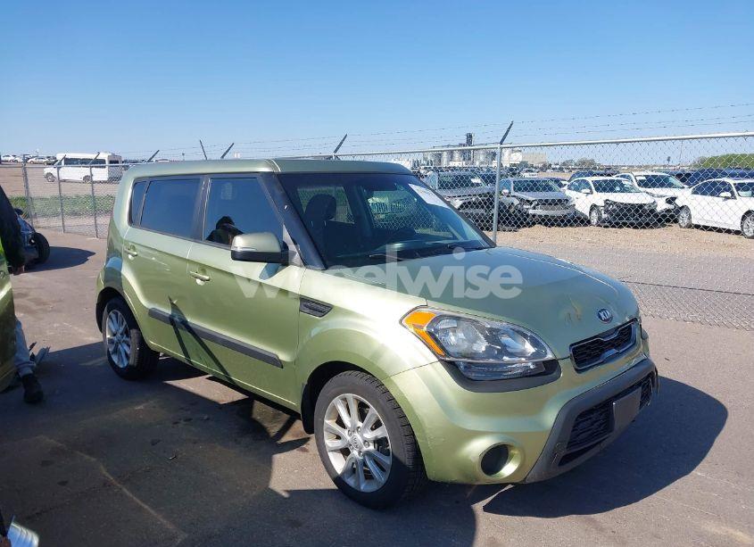 2013 Kia Soul + (VIN KNDJT2A63D7518904) main photo