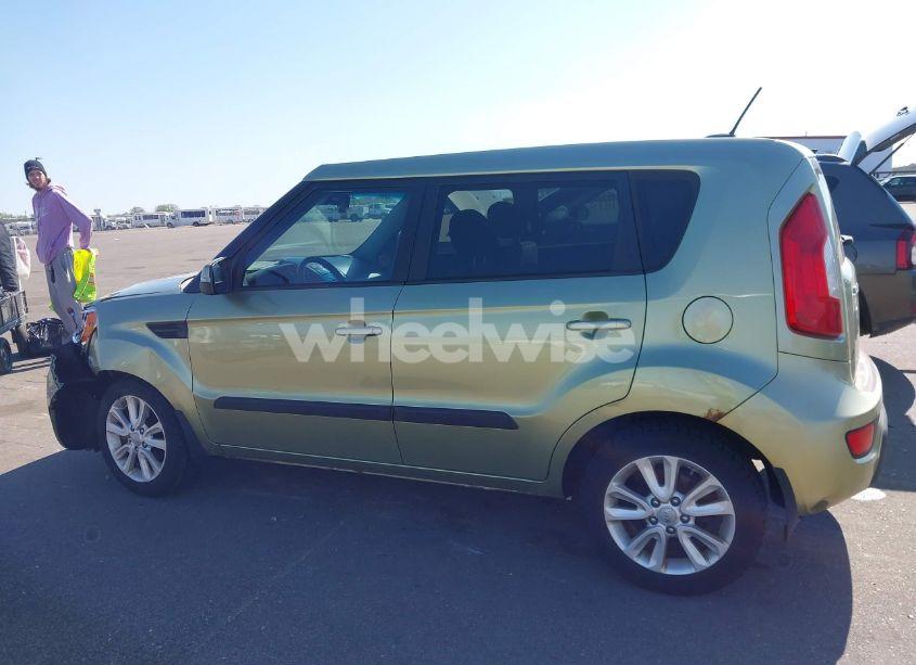 Photo 14 of 2013 Kia Soul + (VIN KNDJT2A63D7518904)