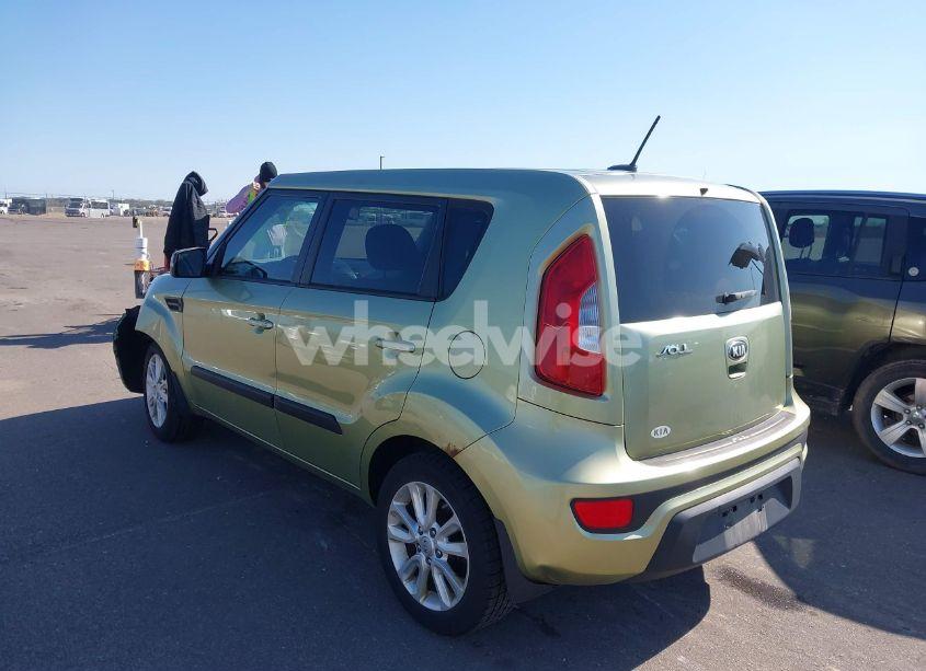 Photo 3 of 2013 Kia Soul + (VIN KNDJT2A63D7518904)
