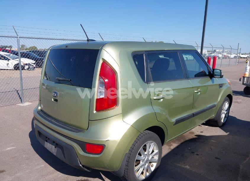 Photo 4 of 2013 Kia Soul + (VIN KNDJT2A63D7518904)