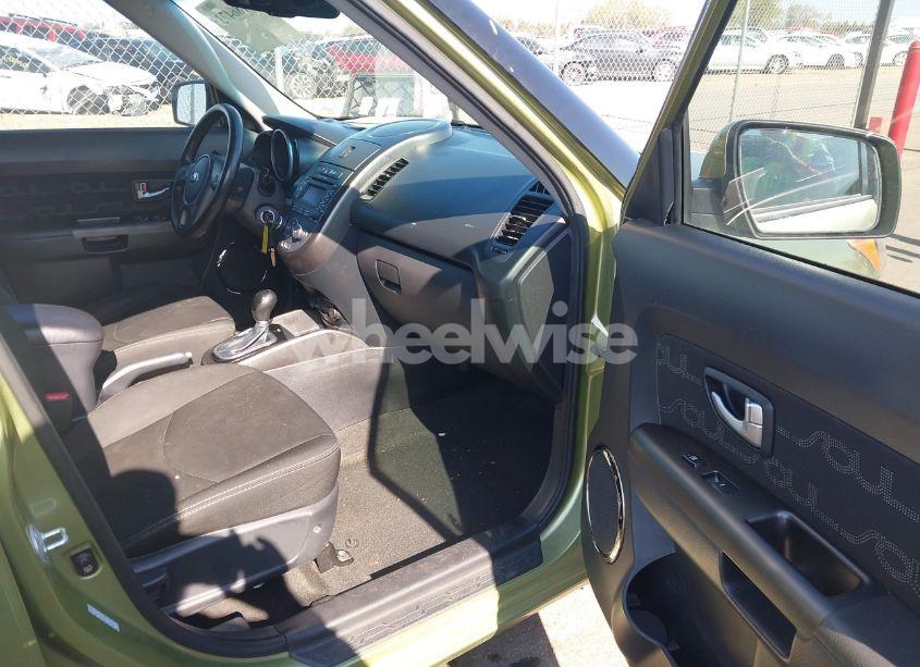 Photo 5 of 2013 Kia Soul + (VIN KNDJT2A63D7518904)