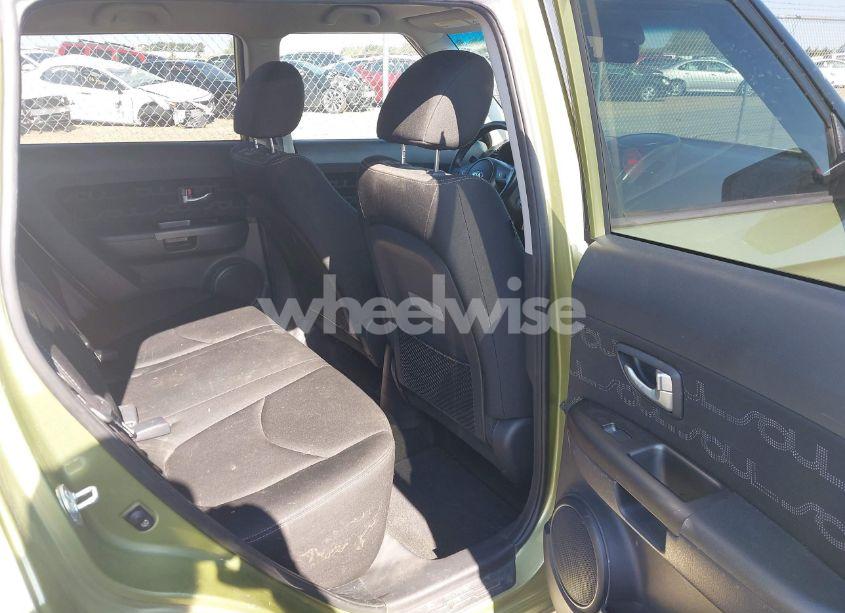 Photo 8 of 2013 Kia Soul + (VIN KNDJT2A63D7518904)