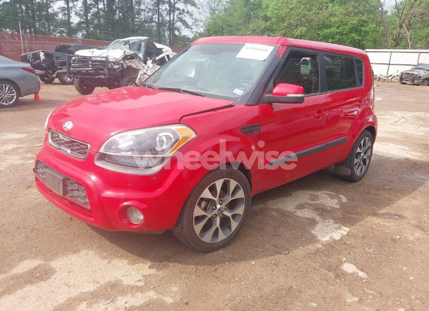 Photo 2 of 2013 Kia Soul ! (VIN KNDJT2A63D7527649)