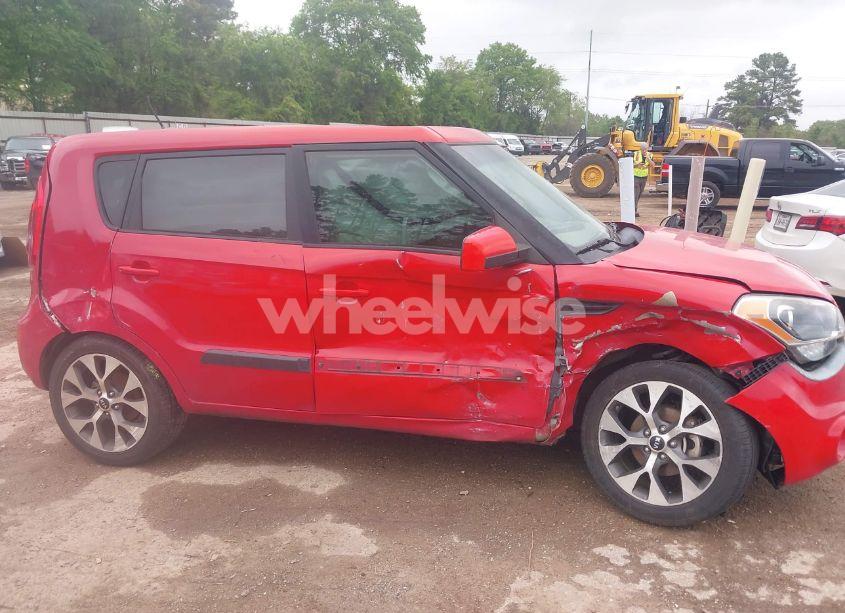 Photo 6 of 2013 Kia Soul ! (VIN KNDJT2A63D7527649)