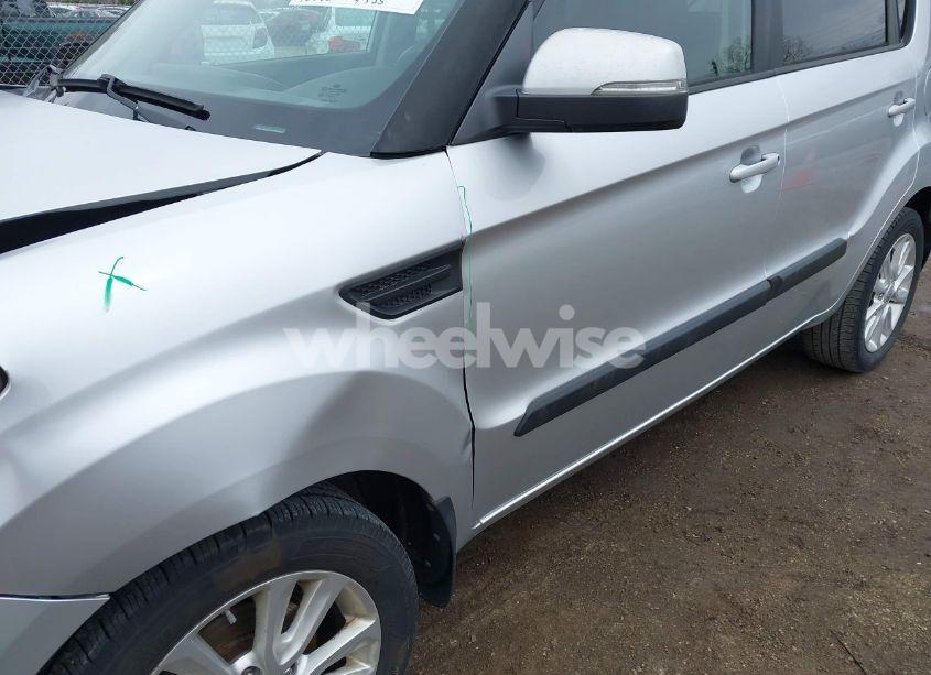 Photo 13 of 2013 Kia Soul + (VIN KNDJT2A63D7535850)
