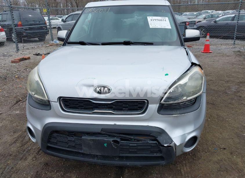 Photo 6 of 2013 Kia Soul + (VIN KNDJT2A63D7535850)