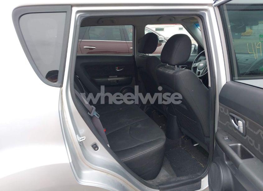 Photo 8 of 2013 Kia Soul + (VIN KNDJT2A63D7535850)
