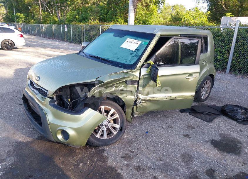 Photo 2 of 2013 Kia Soul + (VIN KNDJT2A63D7573868)