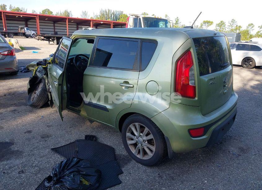Photo 3 of 2013 Kia Soul + (VIN KNDJT2A63D7573868)
