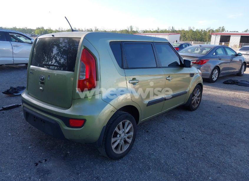 Photo 4 of 2013 Kia Soul + (VIN KNDJT2A63D7573868)
