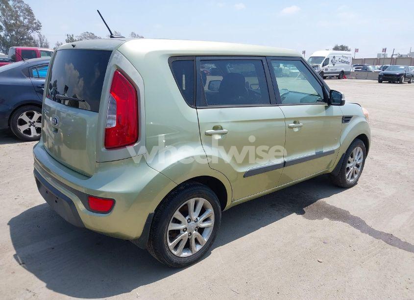 Photo 4 of 2013 Kia Soul + (VIN KNDJT2A63D7629954)