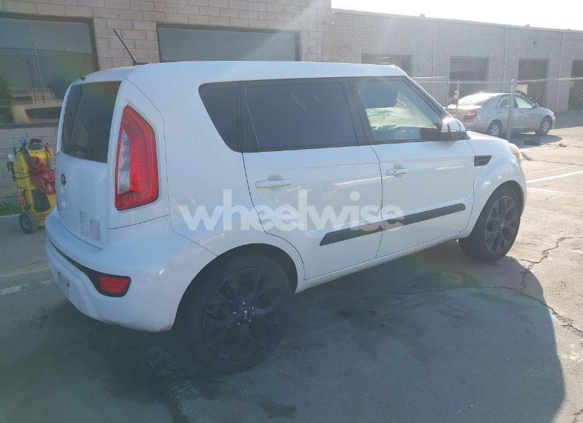 Photo 4 of 2013 Kia Soul ! (VIN KNDJT2A63D7755506)