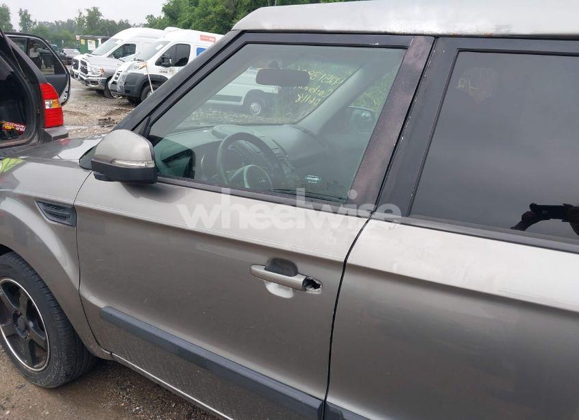 Photo 14 of 2012 Kia Soul + (VIN KNDJT2A64C7380269)