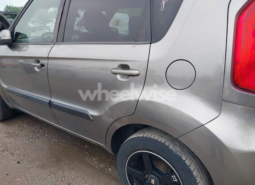 Photo 6 of 2012 Kia Soul + (VIN KNDJT2A64C7380269)