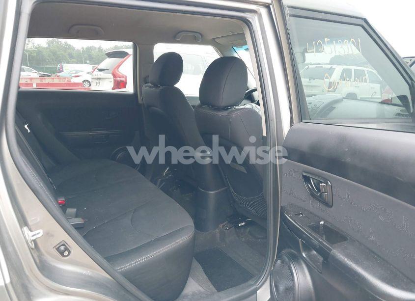 Photo 8 of 2012 Kia Soul + (VIN KNDJT2A64C7380269)