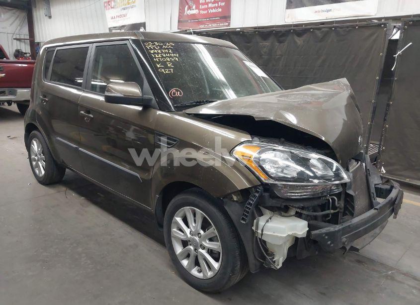 2012 Kia Soul + (VIN KNDJT2A64C7470859) main photo