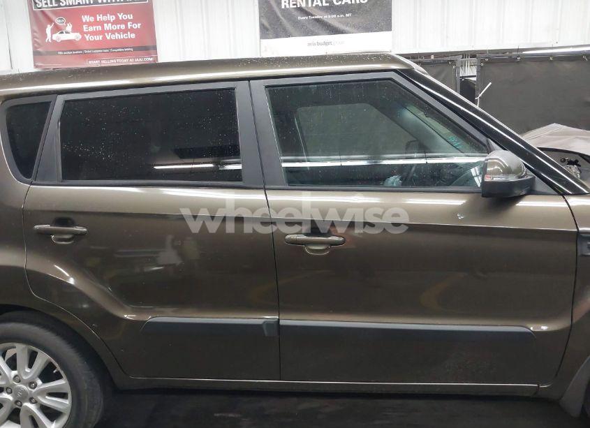 Photo 13 of 2012 Kia Soul + (VIN KNDJT2A64C7470859)