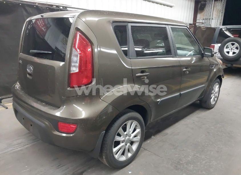 Photo 4 of 2012 Kia Soul + (VIN KNDJT2A64C7470859)