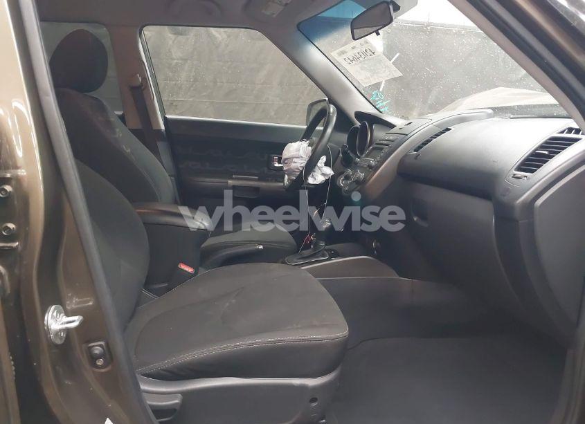 Photo 5 of 2012 Kia Soul + (VIN KNDJT2A64C7470859)