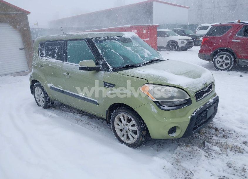 2013 Kia Soul + (VIN KNDJT2A64D7483886) main photo