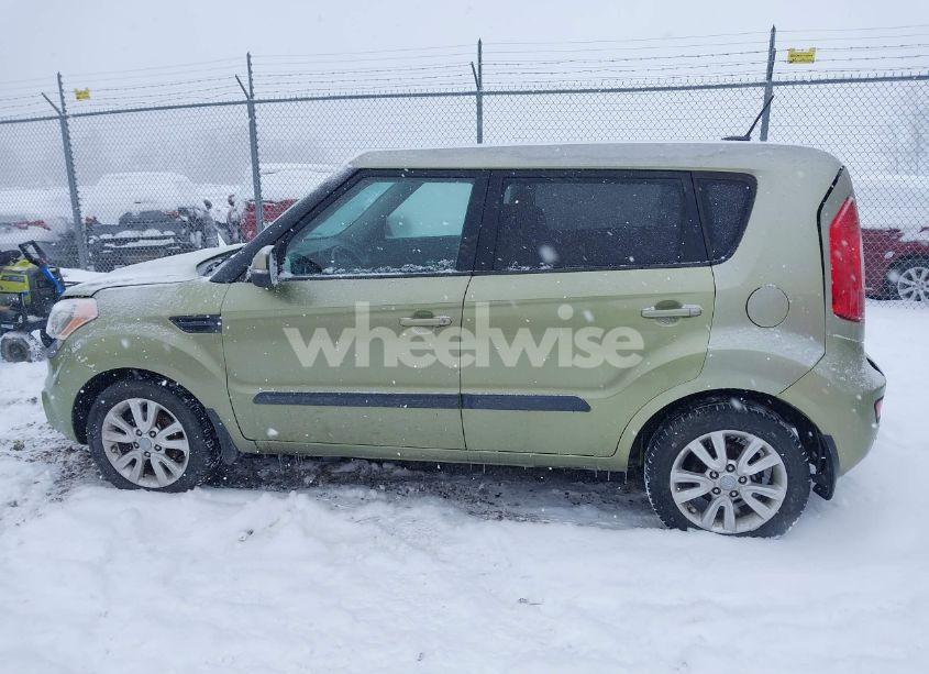 Photo 14 of 2013 Kia Soul + (VIN KNDJT2A64D7483886)