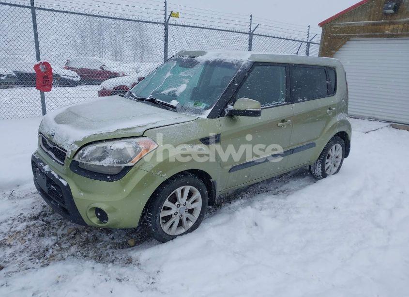 Photo 2 of 2013 Kia Soul + (VIN KNDJT2A64D7483886)