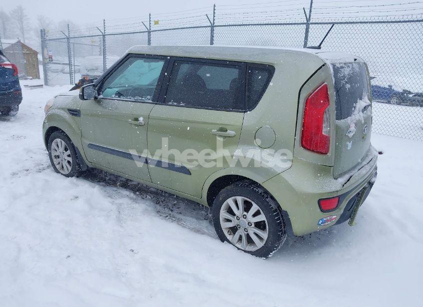 Photo 3 of 2013 Kia Soul + (VIN KNDJT2A64D7483886)