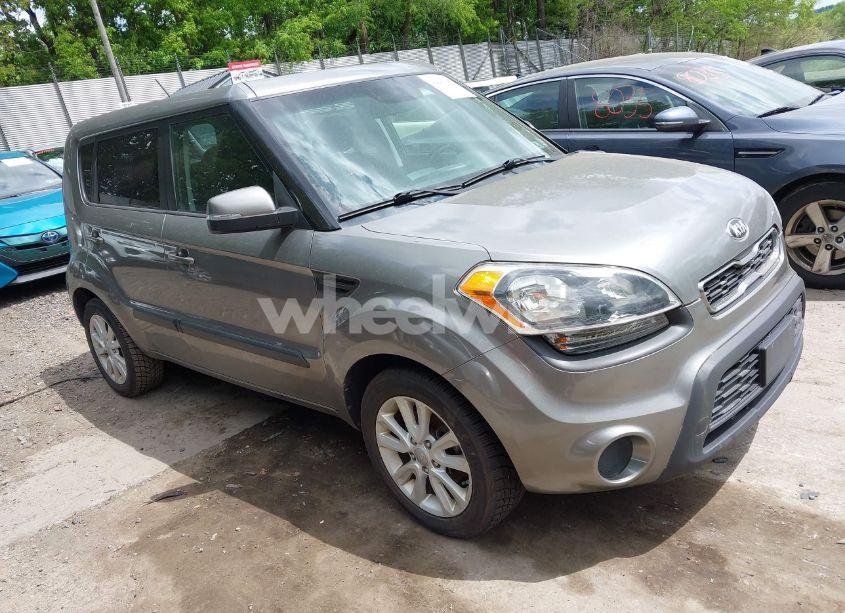 2013 Kia Soul + (VIN KNDJT2A64D7530222) main photo