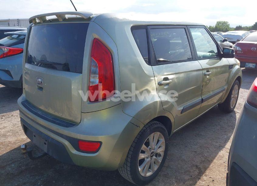 Photo 4 of 2013 Kia Soul + (VIN KNDJT2A64D7556190)