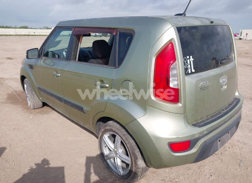 Photo 3 of 2012 Kia Soul + (VIN KNDJT2A65C7355400)